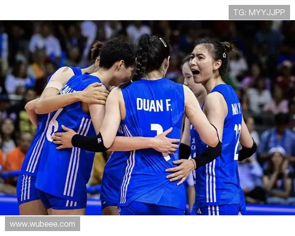 激情对决展现实力 中国女排以3比0完胜日本队勇夺亚锦赛冠军 激情对决展现实力 中国女排以3比0完胜日本队勇夺亚锦赛冠军