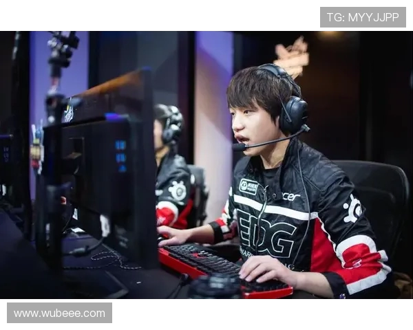 EDG在Major赛中的意识表现分析与战术解读 EDG在Major赛中的意识表现分析与战术解读