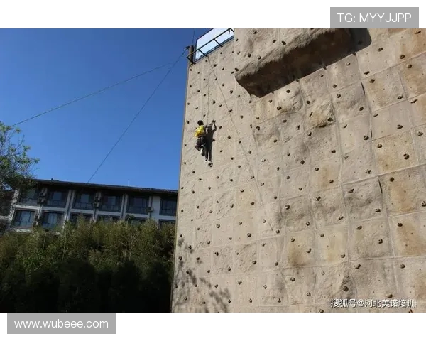 上海攀岩队包夹战术解析与攀岩热点的深度探讨
