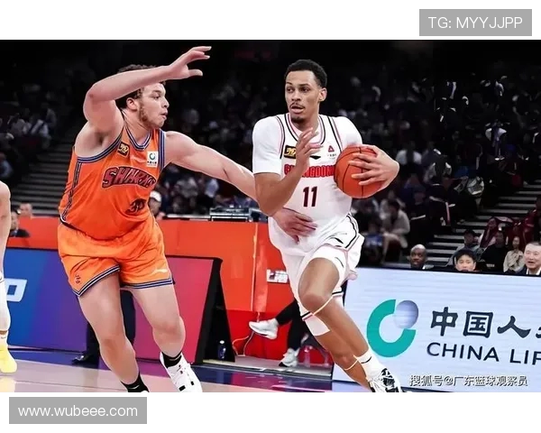 2015年11月8日广东队与上海队精彩全场回放重温篮球经典对决瞬间